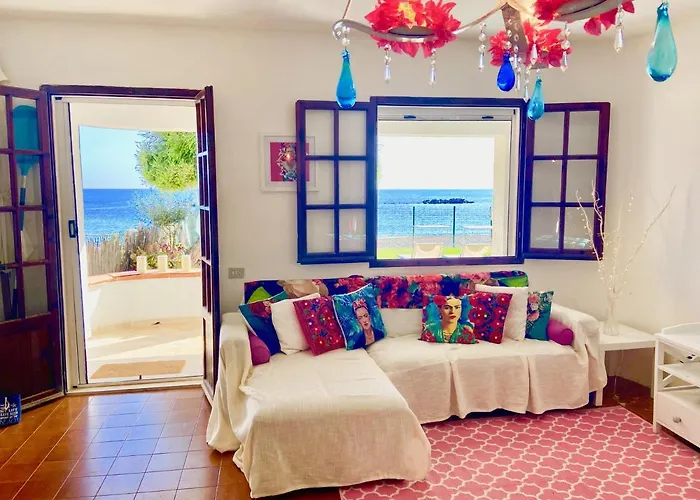 Paradise Beachfront Villa, Porto Columbu, Sardinia Vakantiehuis