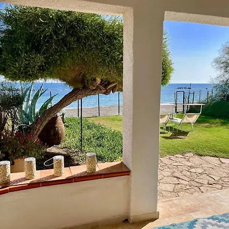 Paradise Beachfront Villa, Porto Columbu, Sardinia * Porto Columbu - Perd'E Sali