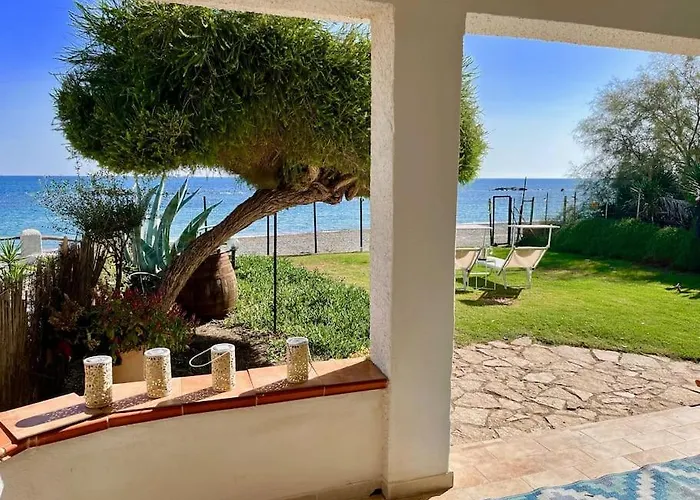Paradise Beachfront Villa, Porto Columbu, Sardinia * Porto Columbu - Perd'E Sali